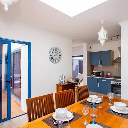 Captivating 2-bed In Villa *