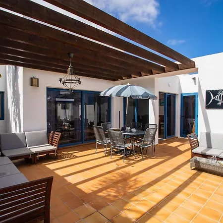 Captivating 2-bed In * Playa Blanca (Lanzarote)