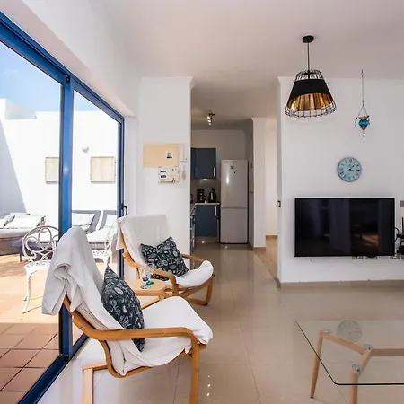 Captivating 2-bed In Villa Playa Blanca (Lanzarote)