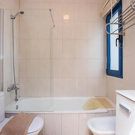 别墅 Captivating 2-bed In *
