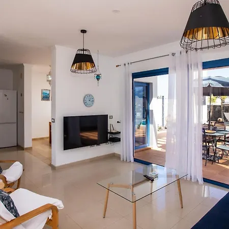Villa Captivating 2-bed In Playa Blanca (Lanzarote)
